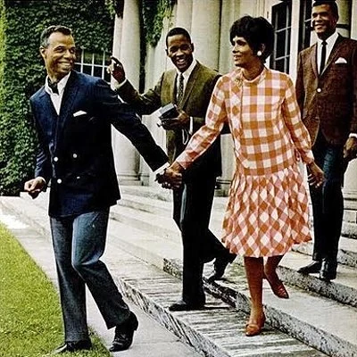 Detail from 1965 fashion advertisement.