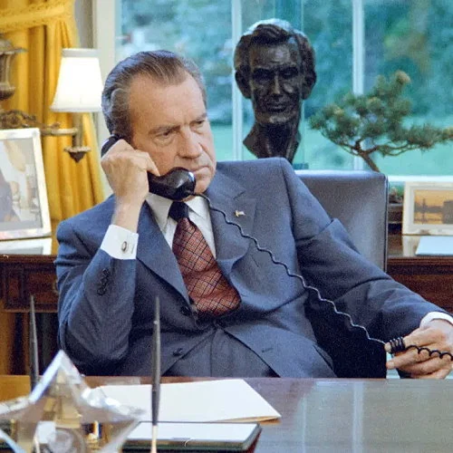 One of the biggest political scandals ever unfolds in 1972, beginning with the arrest of five men at the Watergate Building in Washington DC. Reporters Carl Bernstein and Bob Woodward uncover a plot connected to President Nixon to wiretap and break into the Democrat National Committee's headquarters. The Watergate scandal eventually leads to the resignation of President Richard Nixon.