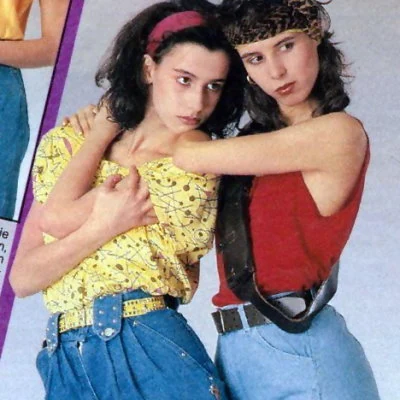Detail from a Bravo Jeans advertisement.