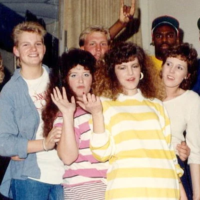 High school teens pose in 1986.